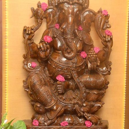 Hotel Kanakabhishegam First Hotel From The Thirukadaiyur Temple Tirukkadaiyur Buitenkant foto