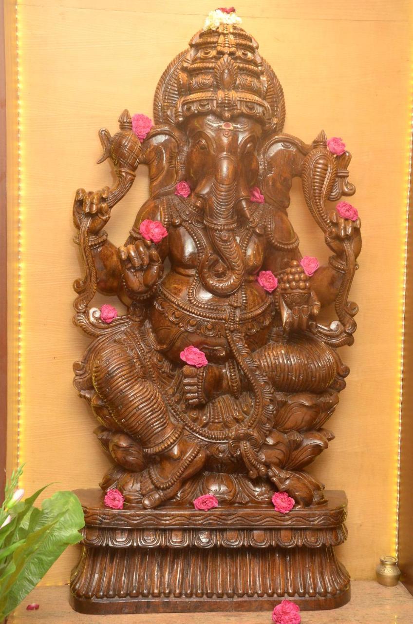 Hotel Kanakabhishegam First Hotel From The Thirukadaiyur Temple Tirukkadaiyur Buitenkant foto