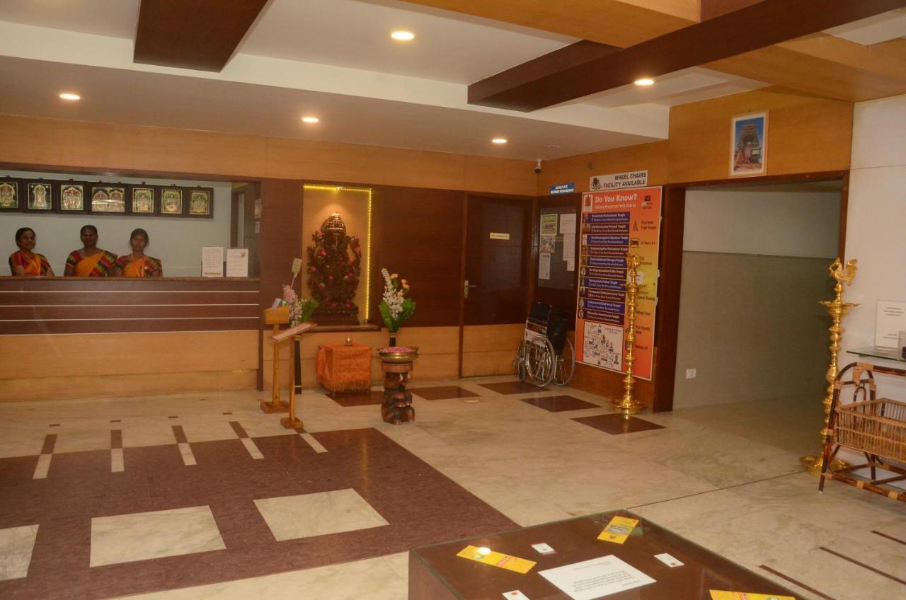Hotel Kanakabhishegam First Hotel From The Thirukadaiyur Temple Tirukkadaiyur Buitenkant foto
